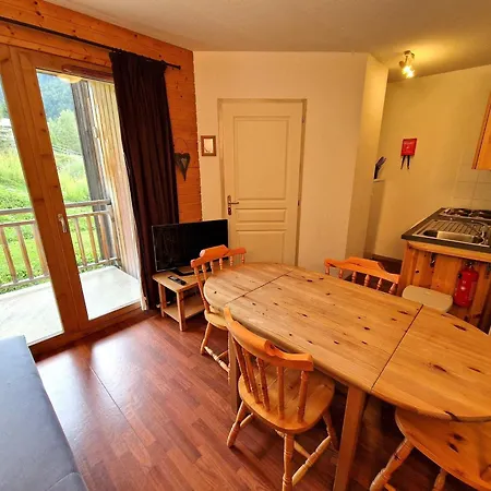 2 Pieces + Cabine, 6 Personnes, Bien Situe A 30m Du Telecabine - Rue Du Cheval Blanc, Modane - Fr-1-265-187